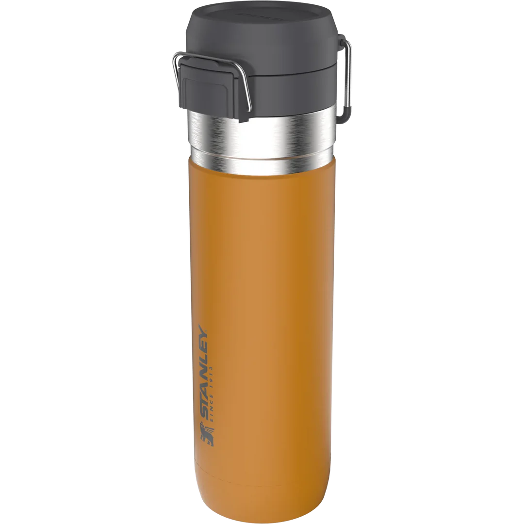 Stanley The Quick-Flip Water Bottle .7L / 24oz - Saffron