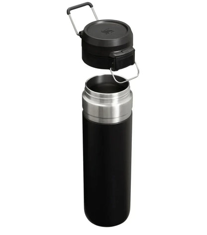 Stanley The Quick-Flip Water Bottle .7L / 24oz - Black 2.0