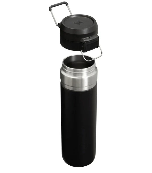 Stanley The Quick-Flip Water Bottle .7L / 24oz - Black 2.0