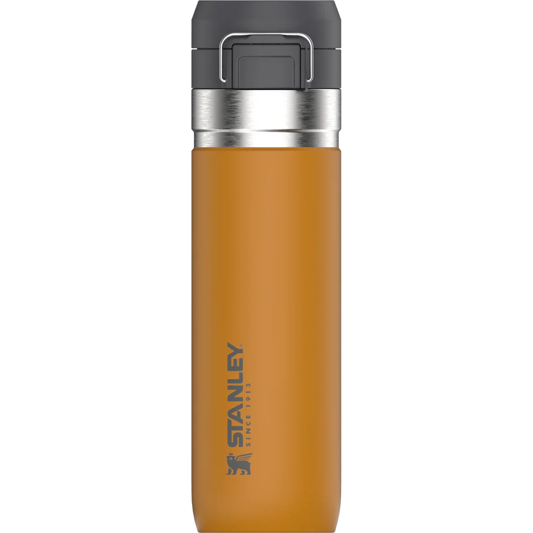 Stanley The Quick-Flip Water Bottle .7L / 24oz - Saffron